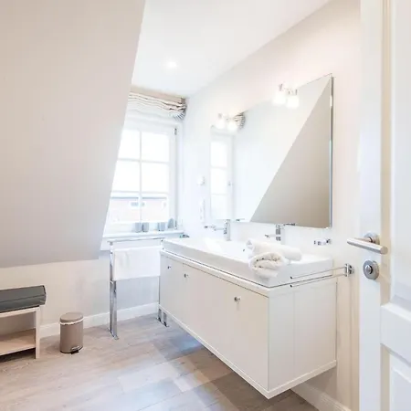 Holiday home Hues Lina Sylt